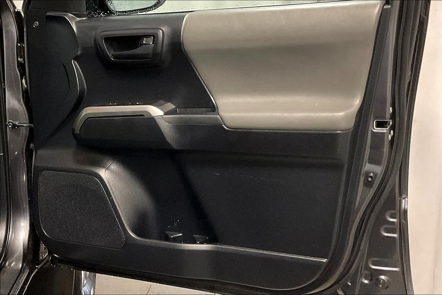 2019 Toyota Tacoma SR5 Double Cab 5 Bed V6 AT - Photo 12