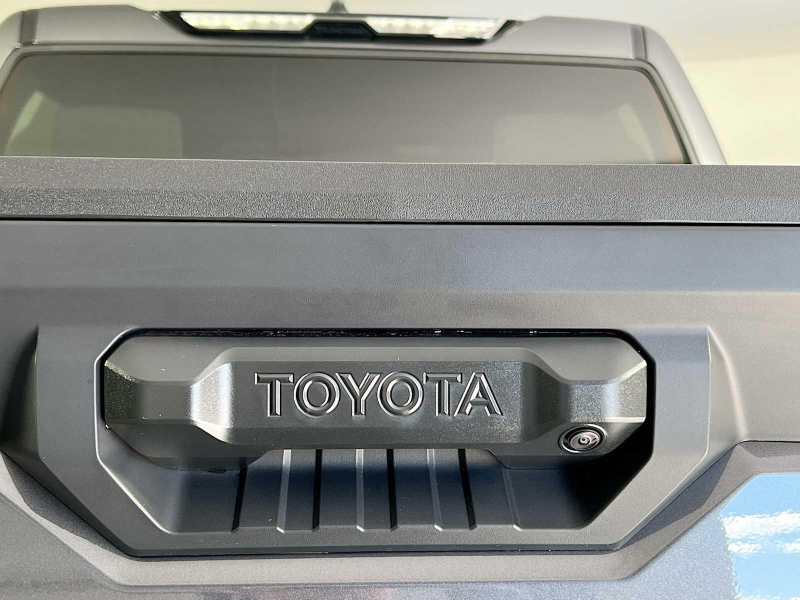 2025 Toyota Tundra SR5 CrewMax 5.5 Bed - Photo 18