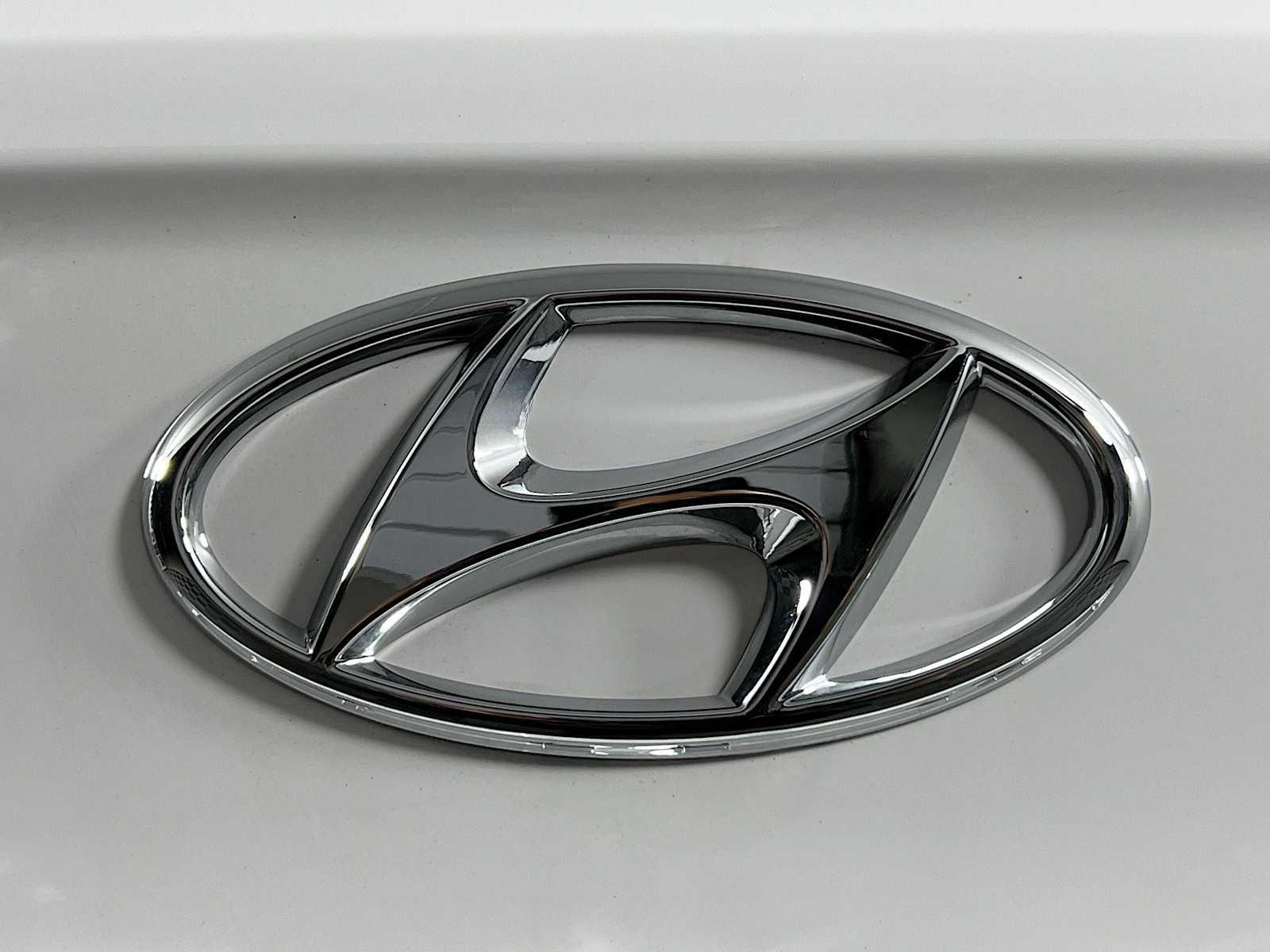 2025 Hyundai Venue Limited - Photo 18