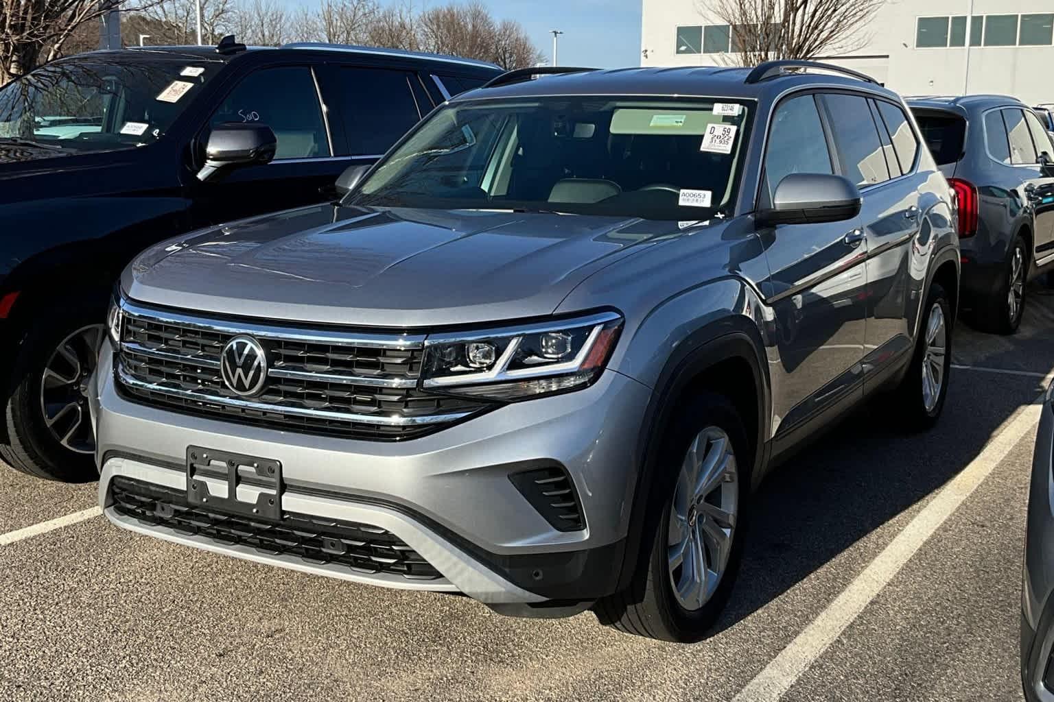 2022 Volkswagen Atlas 2.0T SE w/Technology - Photo 3