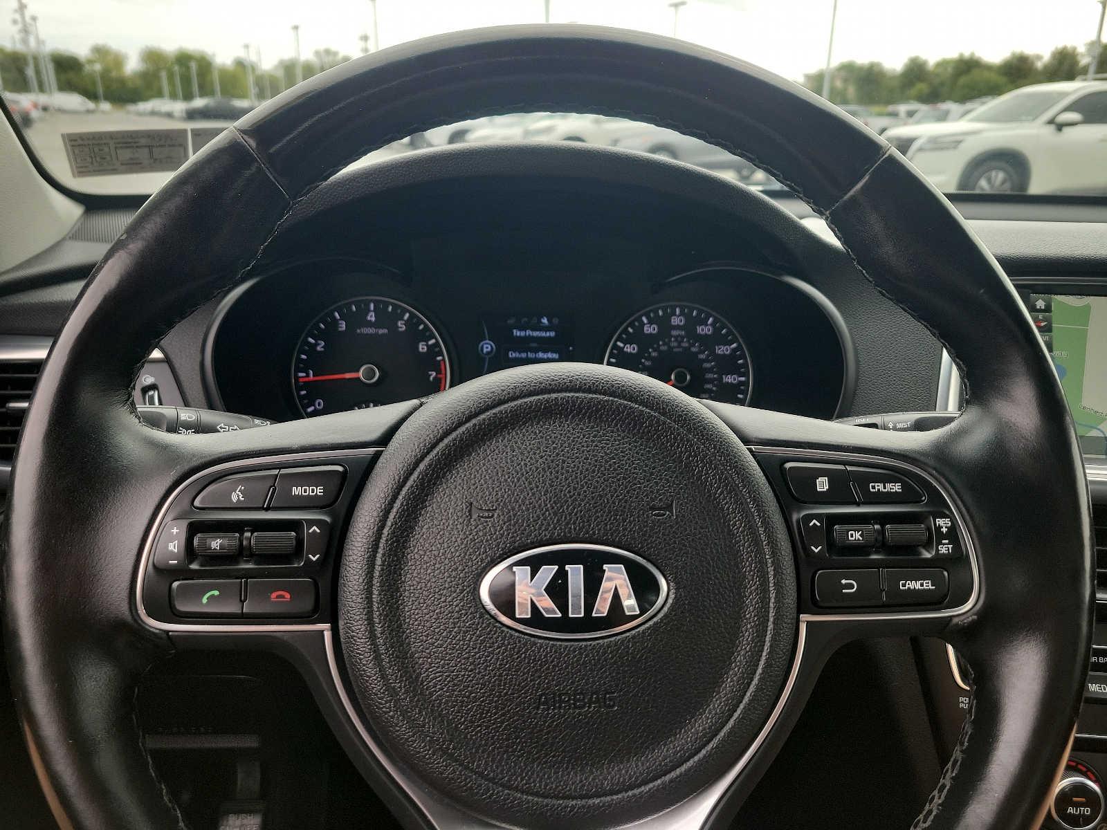 2016 Kia Optima EX - Photo 20