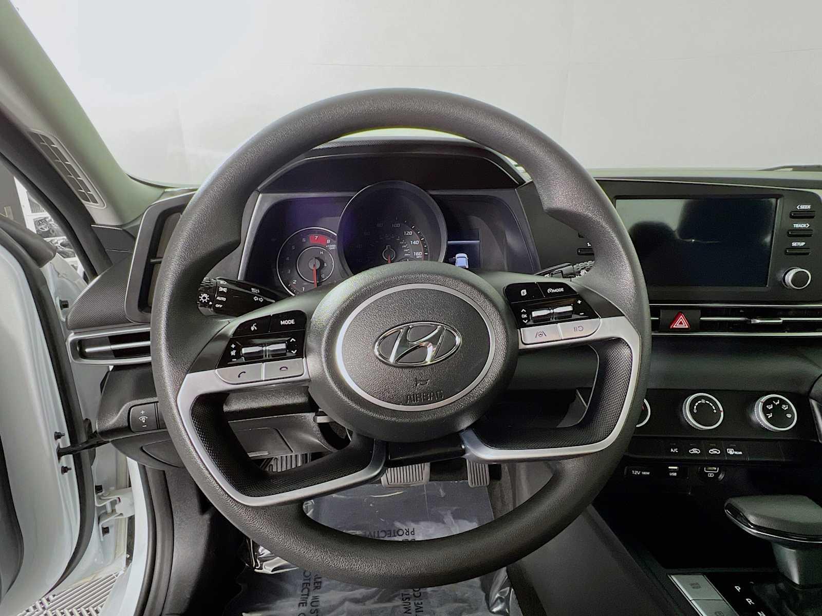 2021 Hyundai Elantra SE - Photo 11