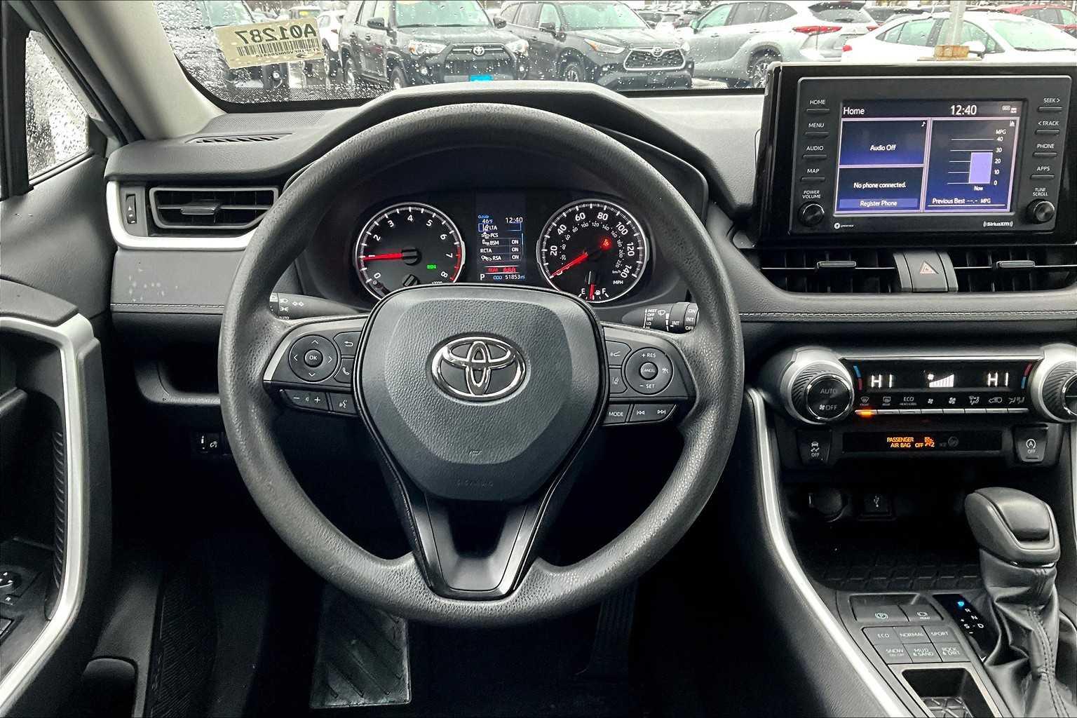 2022 Toyota RAV4 XLE - Photo 17