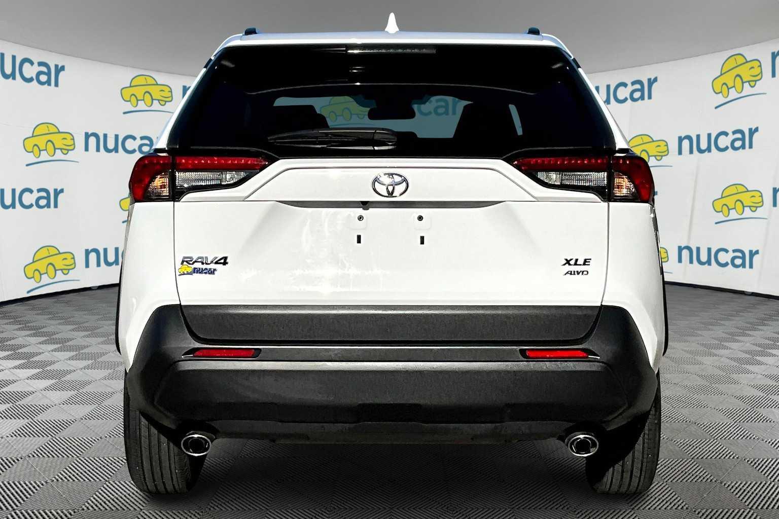 2022 Toyota RAV4 XLE - Photo 5