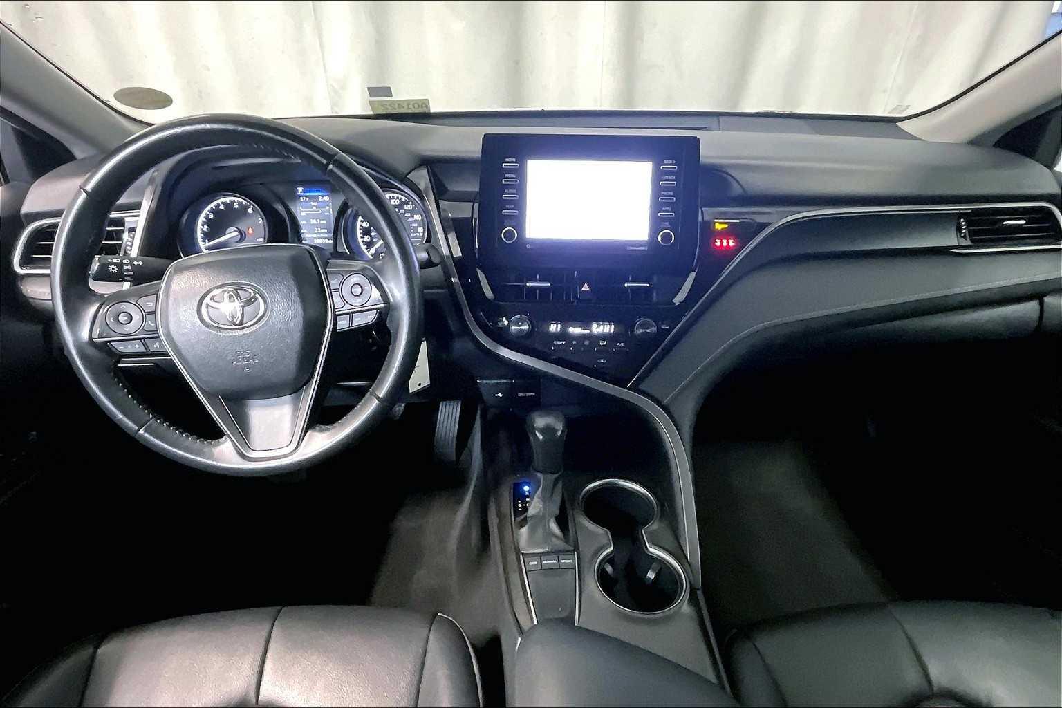 2022 Toyota Camry SE - Photo 21