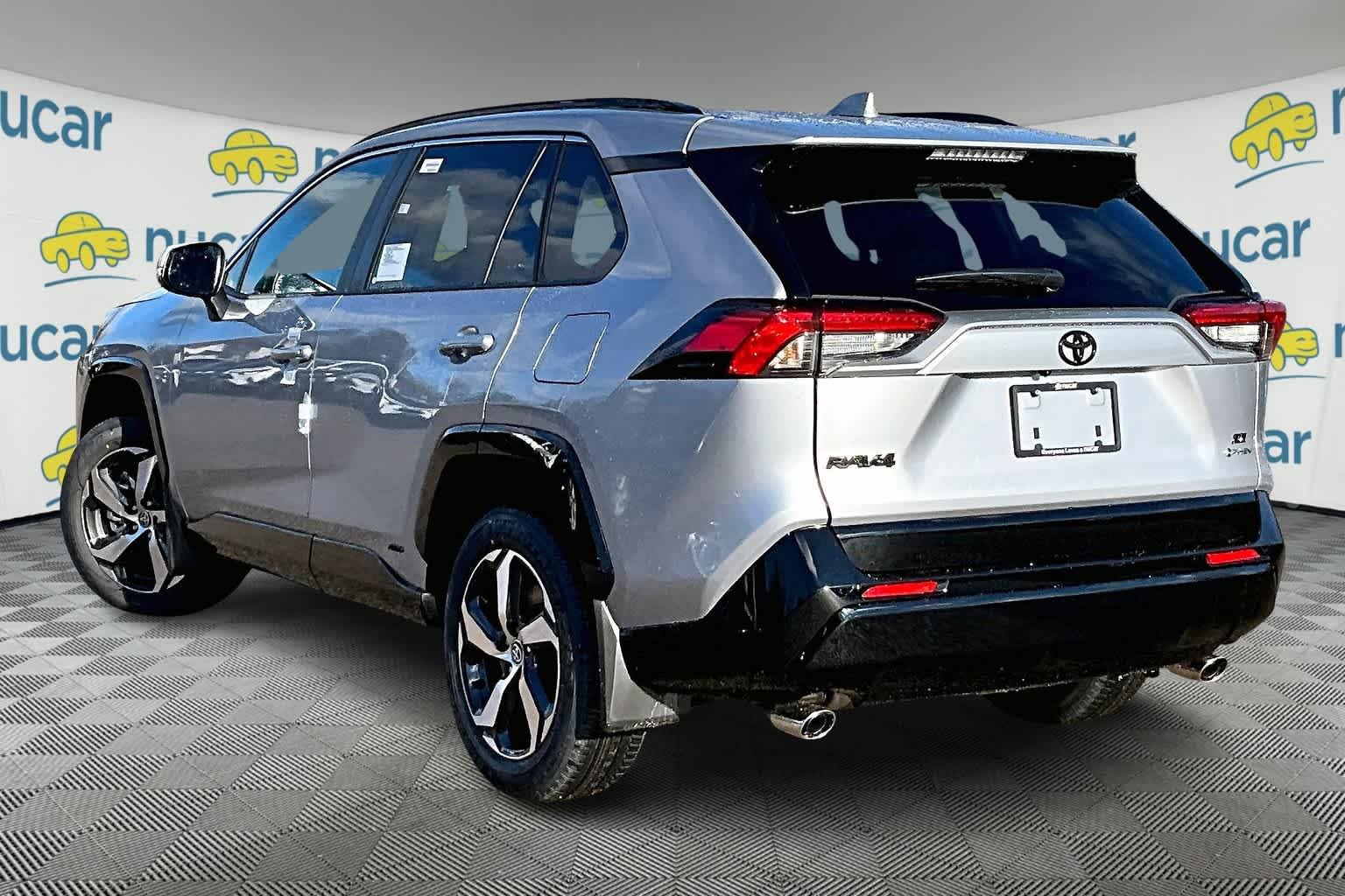 2025 Toyota RAV4 Plug-In Hybrid SE - Photo 5