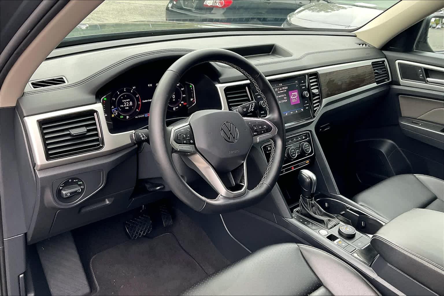 2023 Volkswagen Atlas 3.6L V6 SE w/Technology - Photo 8