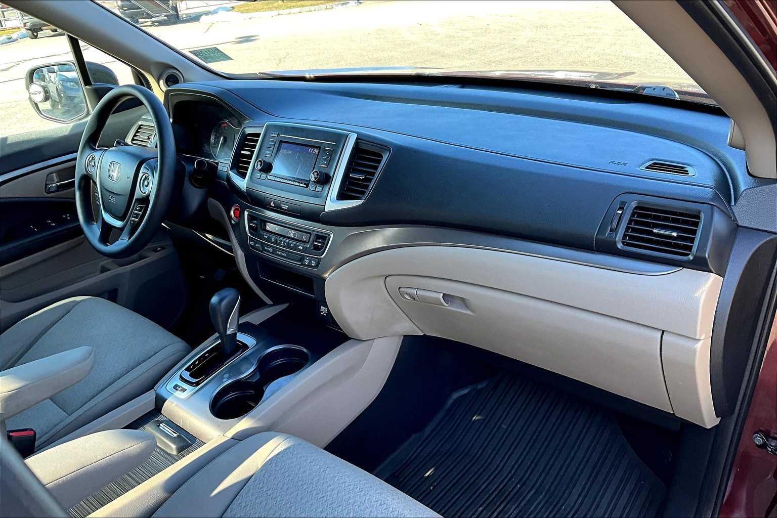 2017 Honda Ridgeline RTS - Photo 14