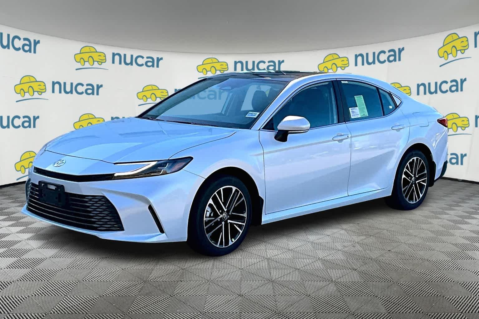 2025 Toyota Camry XLE - Photo 3