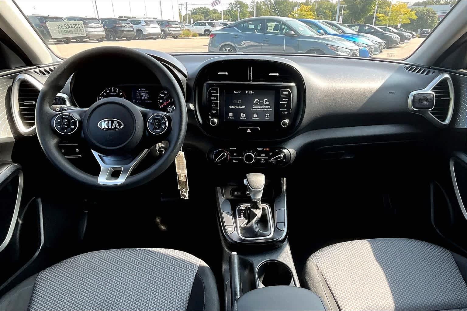 2021 Kia Soul LX - Photo 21