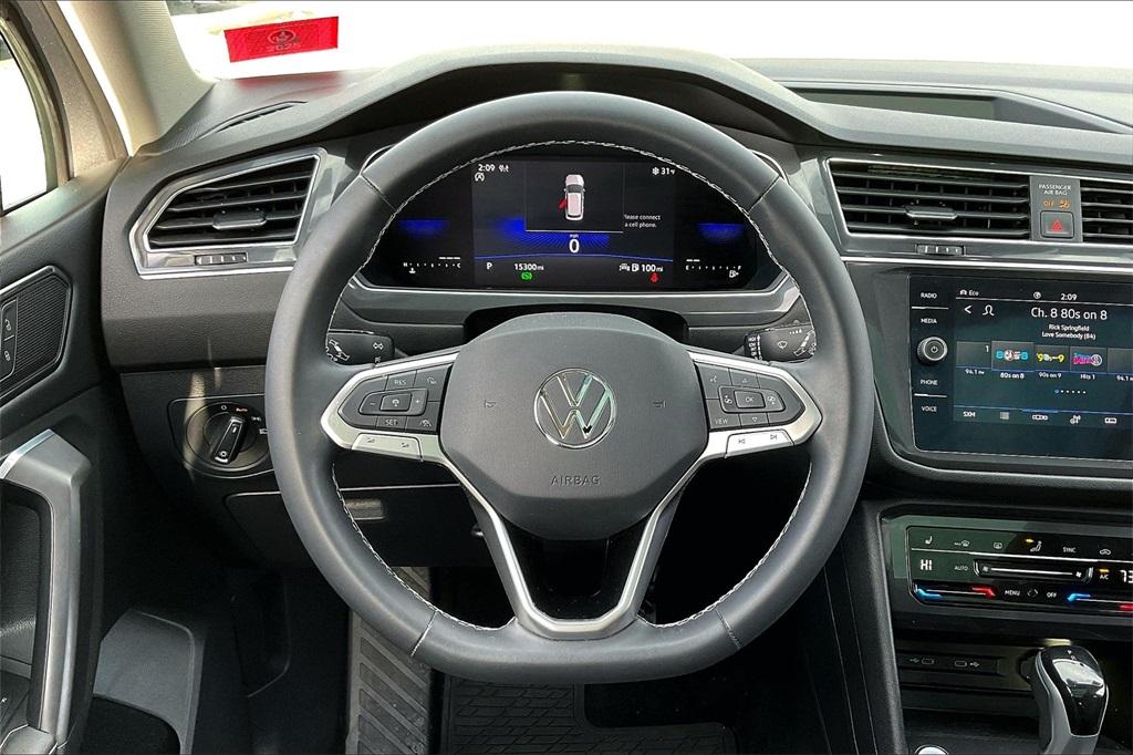 2022 Volkswagen Tiguan 2.0T SE - Photo 16