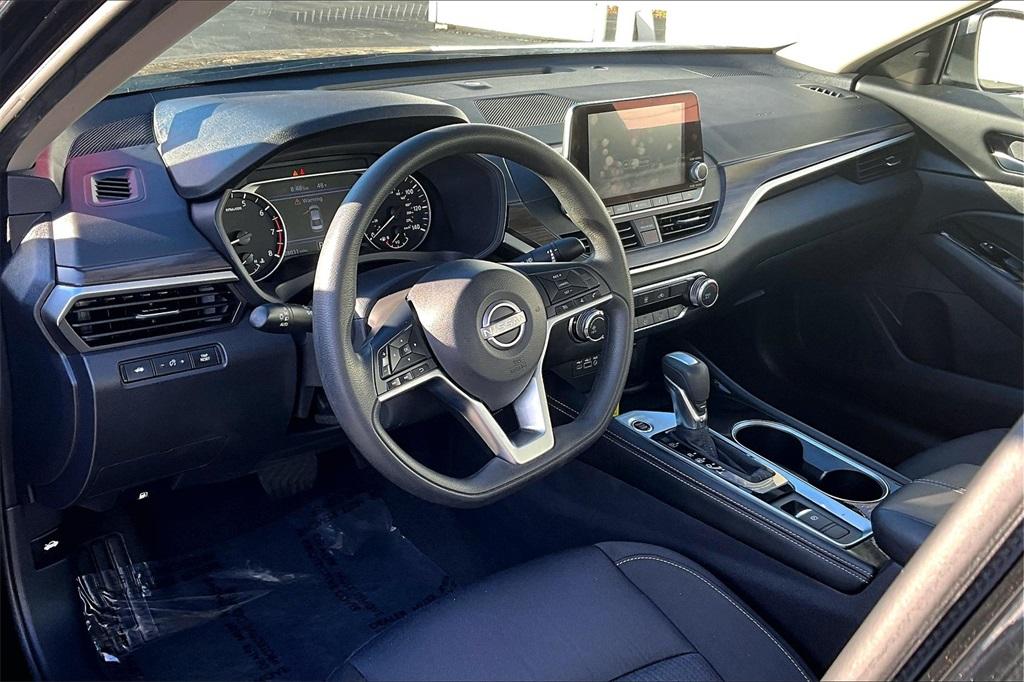 2023 Nissan Altima 2.5 SV - Photo 8