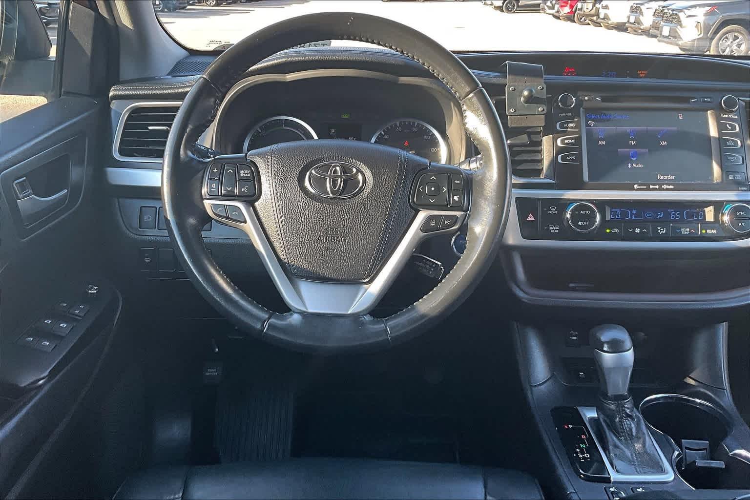 2019 Toyota Highlander Hybrid XLE - Photo 18