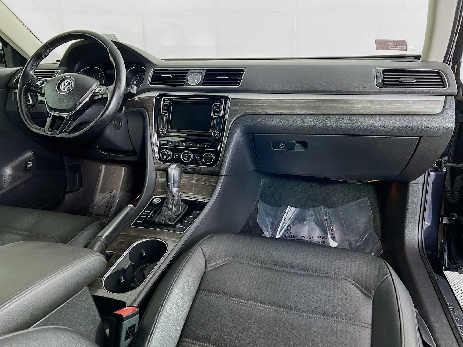 2017 Volkswagen Passat 1.8T SE w/Technology - Photo 31