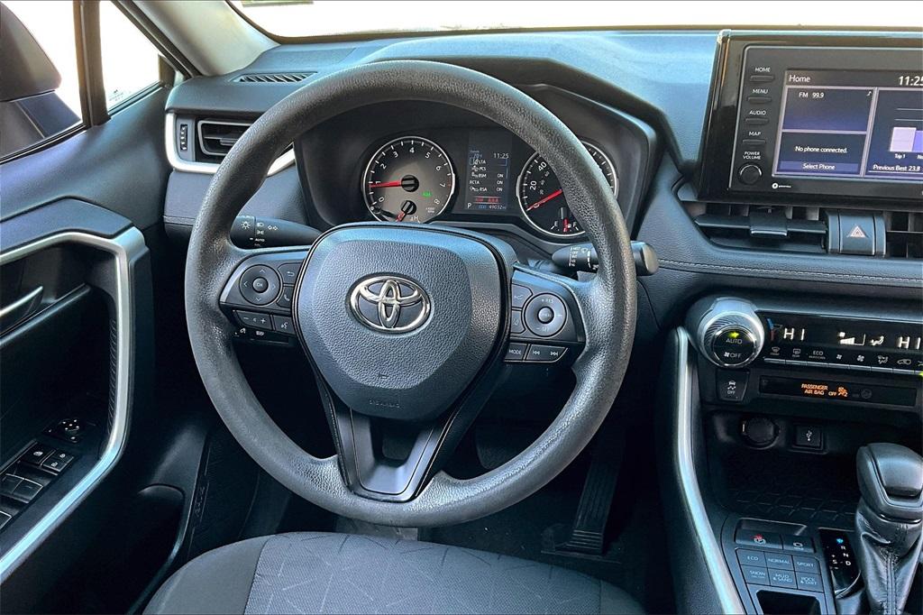 2022 Toyota RAV4 XLE - Photo 17