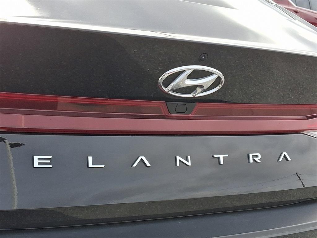 2022 Hyundai Elantra SEL - Photo 29