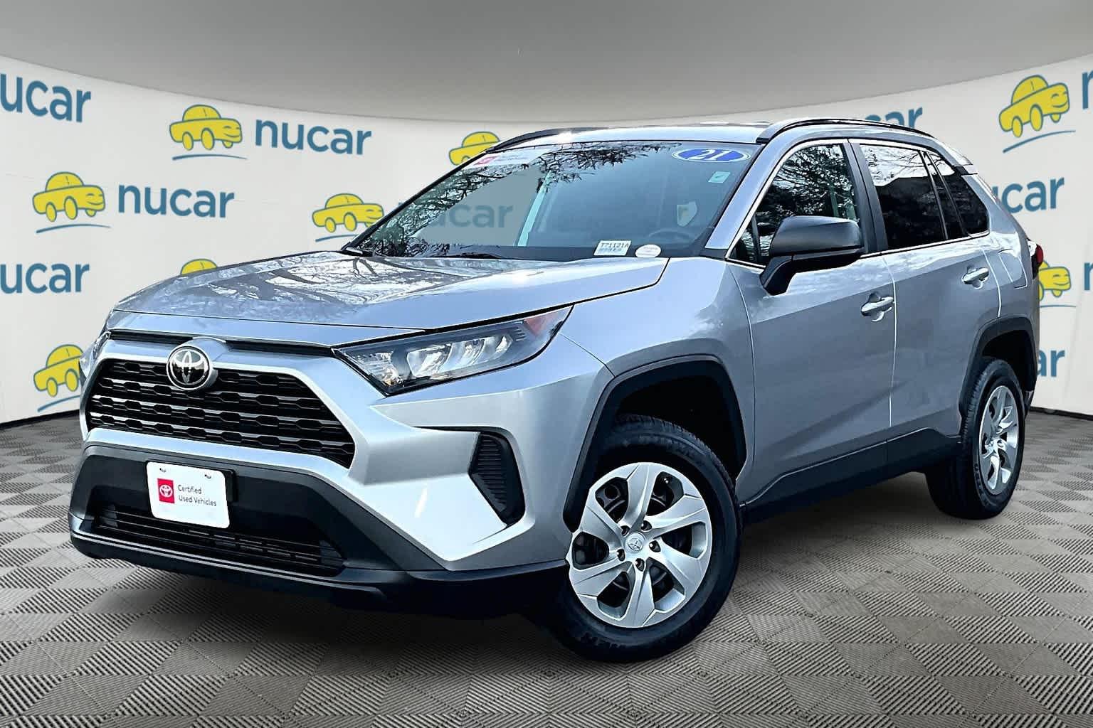 2021 Toyota RAV4 LE - Photo 3