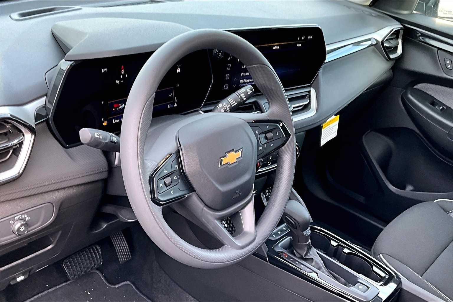 2025 Chevrolet TrailBlazer LS - Photo 9