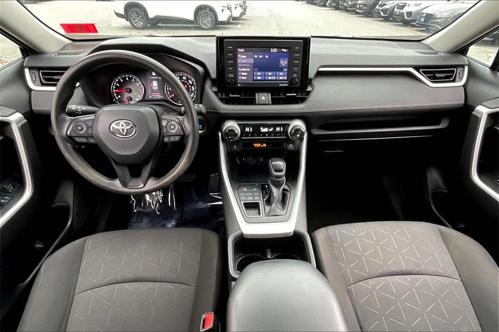 2022 Toyota RAV4 XLE - Photo 20