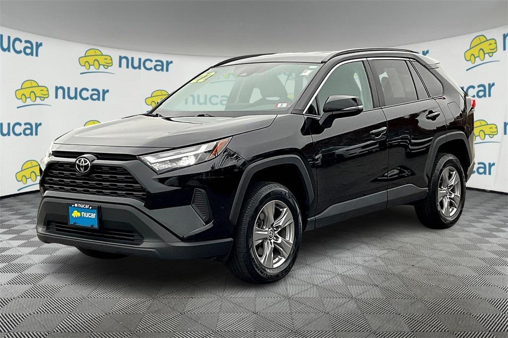 2022 Toyota RAV4 XLE - Photo 3