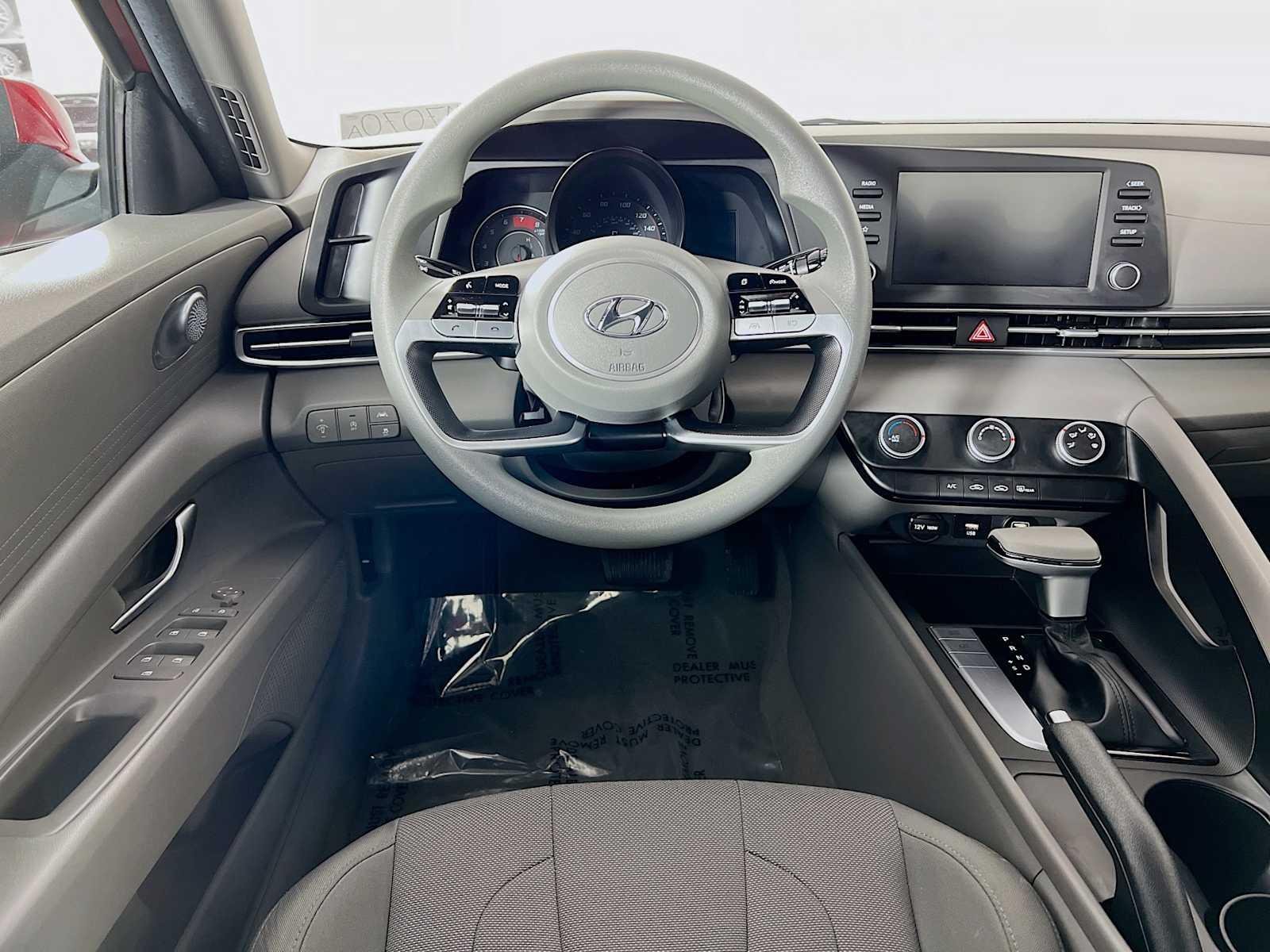 2022 Hyundai Elantra SE - Photo 21