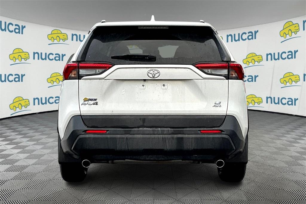 2019 Toyota RAV4 LE - Photo 5