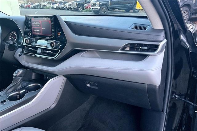 2021 Toyota Highlander XLE - Photo 17