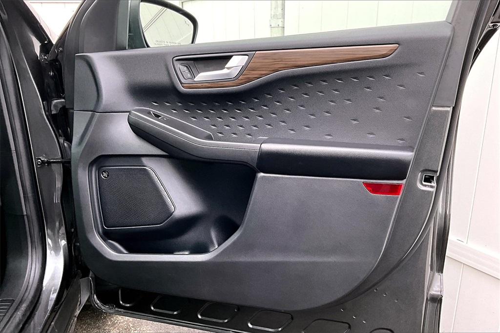 2020 Ford Escape Titanium - Photo 12