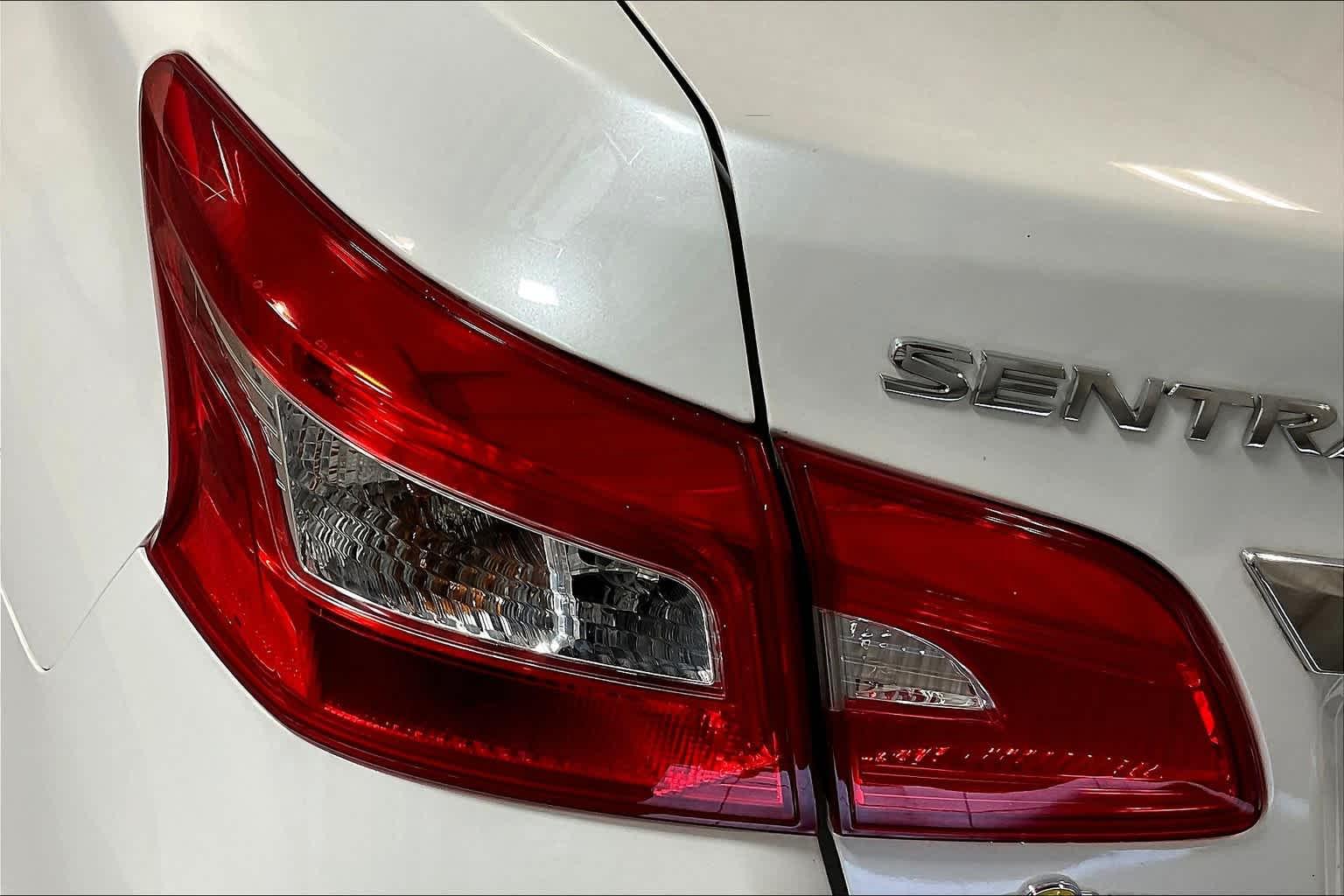 2016 Nissan Sentra SV - Photo 33