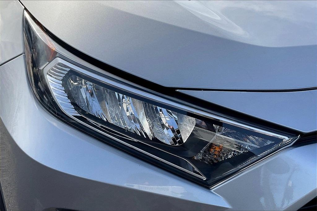 2021 Toyota RAV4 XLE - Photo 29