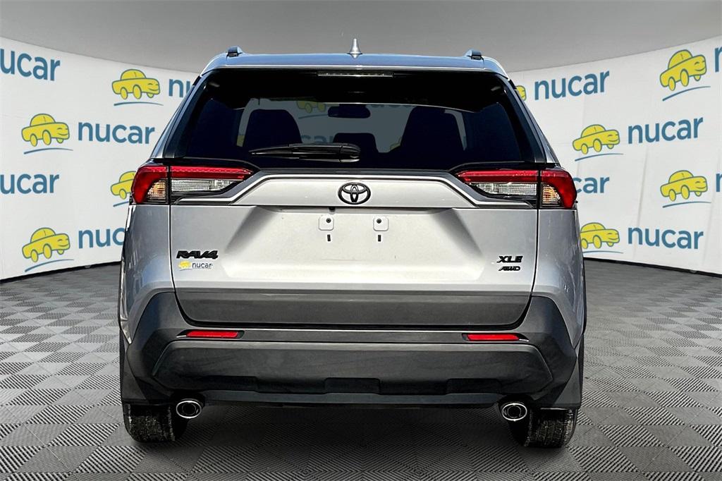 2021 Toyota RAV4 XLE - Photo 5