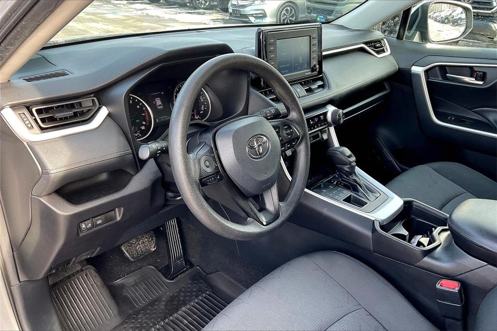 2021 Toyota RAV4 XLE - Photo 8