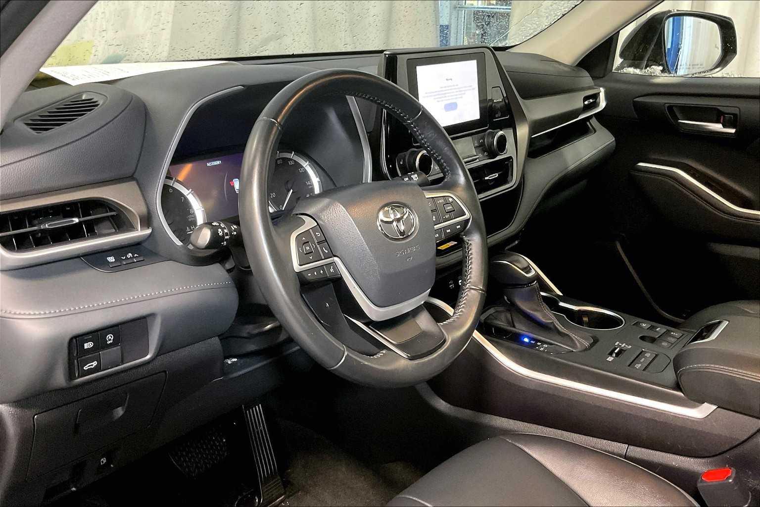 2023 Toyota Highlander XLE - Photo 8