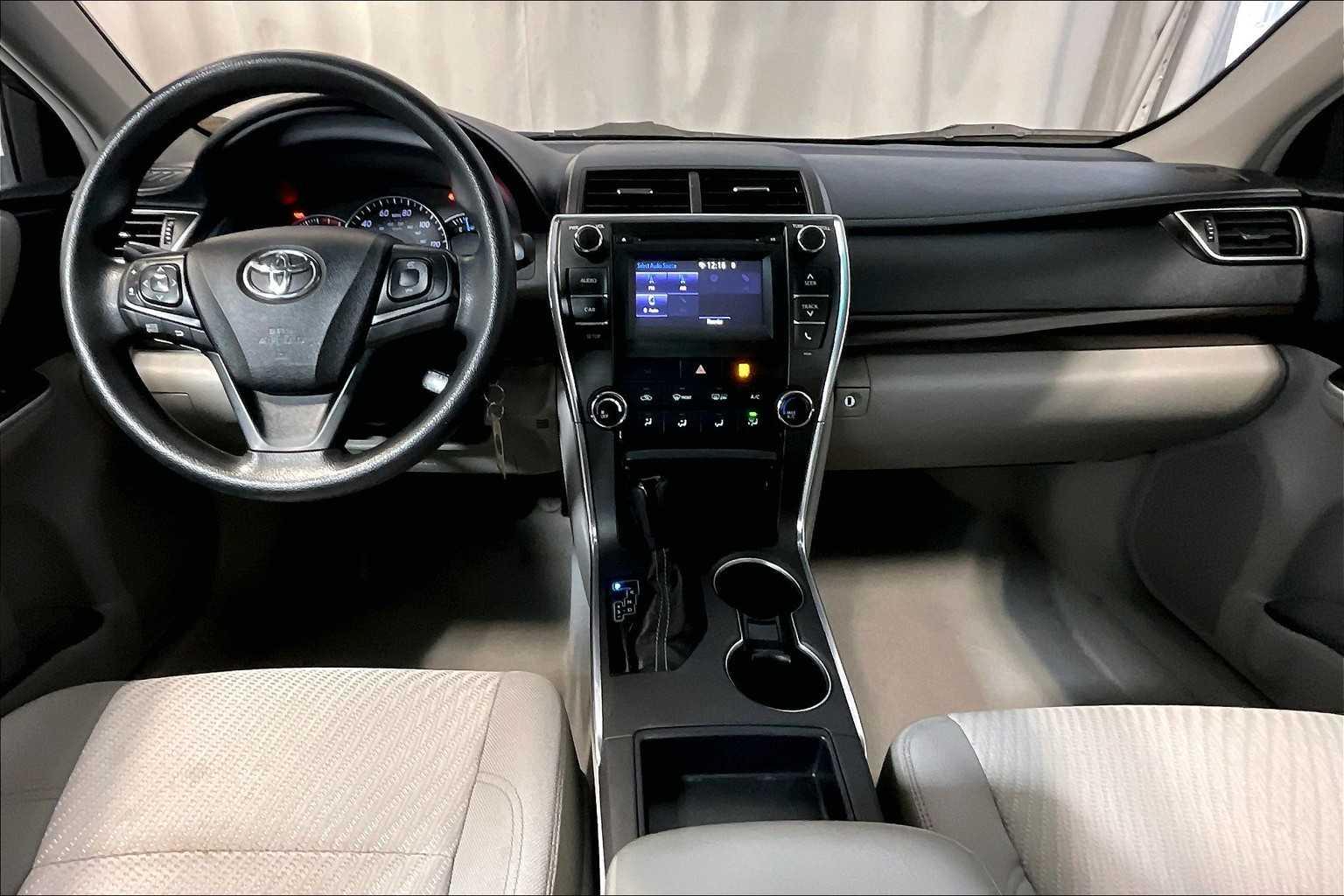 2015 Toyota Camry LE - Photo 20