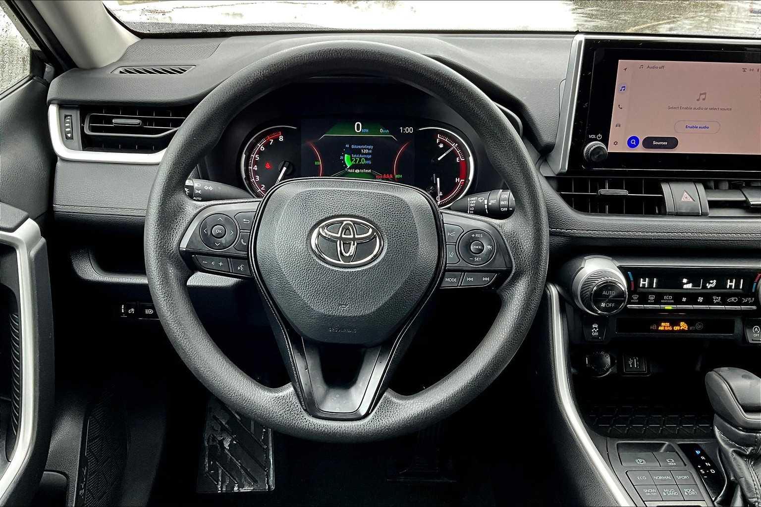 2023 Toyota RAV4 XLE - Photo 17