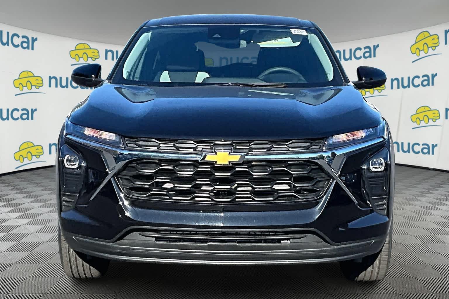 2025 Chevrolet Trax LS - Photo 2