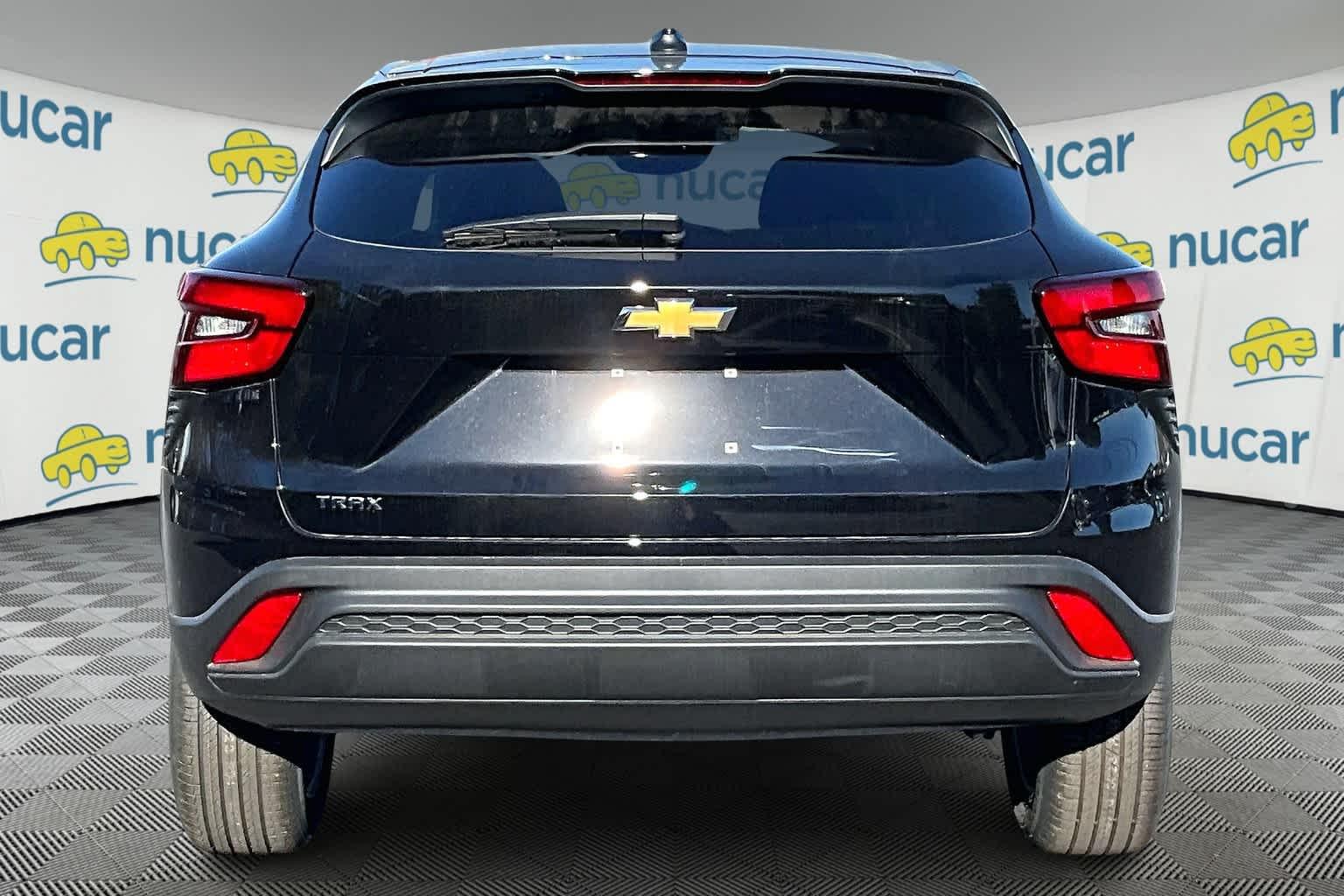 2025 Chevrolet Trax LS - Photo 5