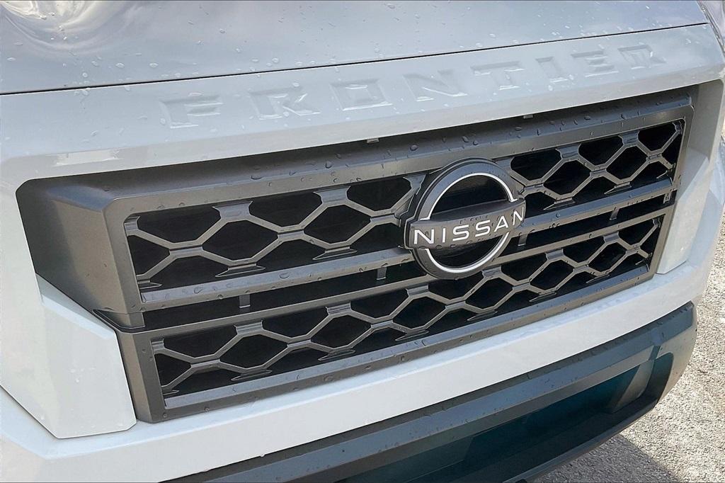 2023 Nissan Frontier SV - Photo 28