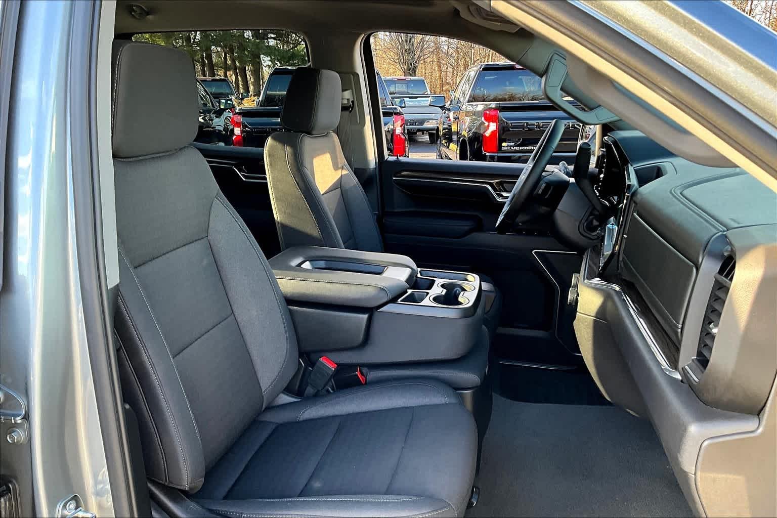 2024 Chevrolet Silverado 1500 LT 4WD Crew Cab 147 - Photo 11