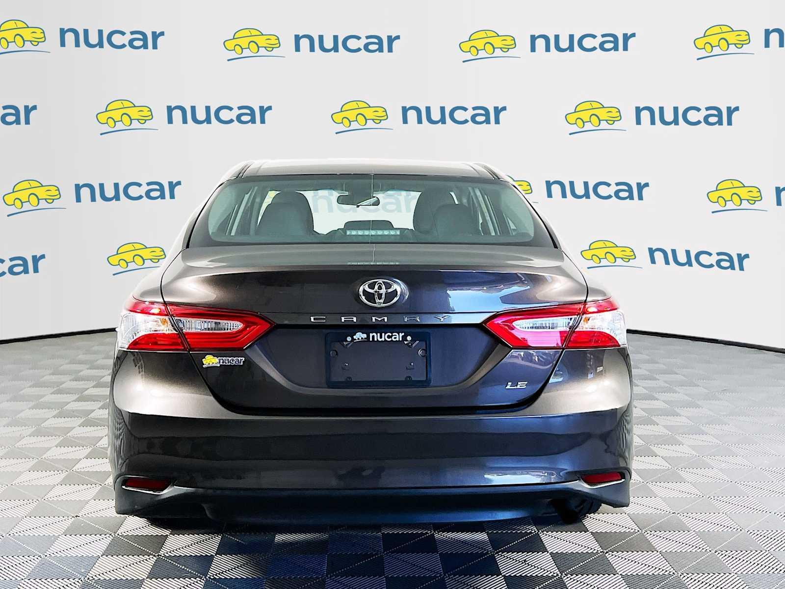 2018 Toyota Camry LE - Photo 6