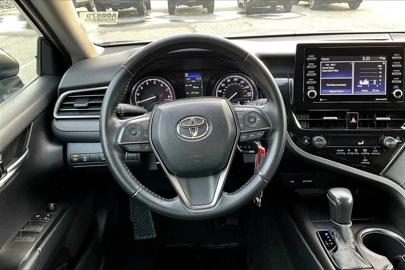 2022 Toyota Camry SE - Photo 17