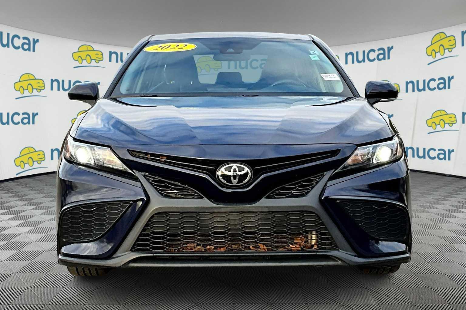 2022 Toyota Camry SE - Photo 2