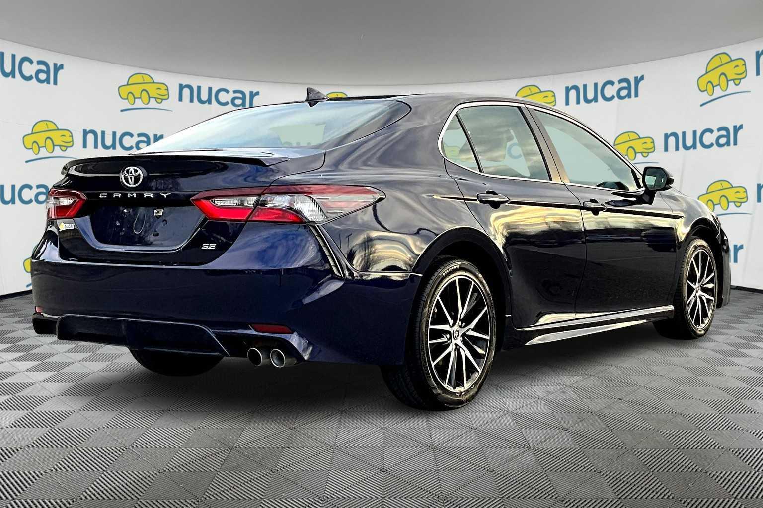 2022 Toyota Camry SE - Photo 6