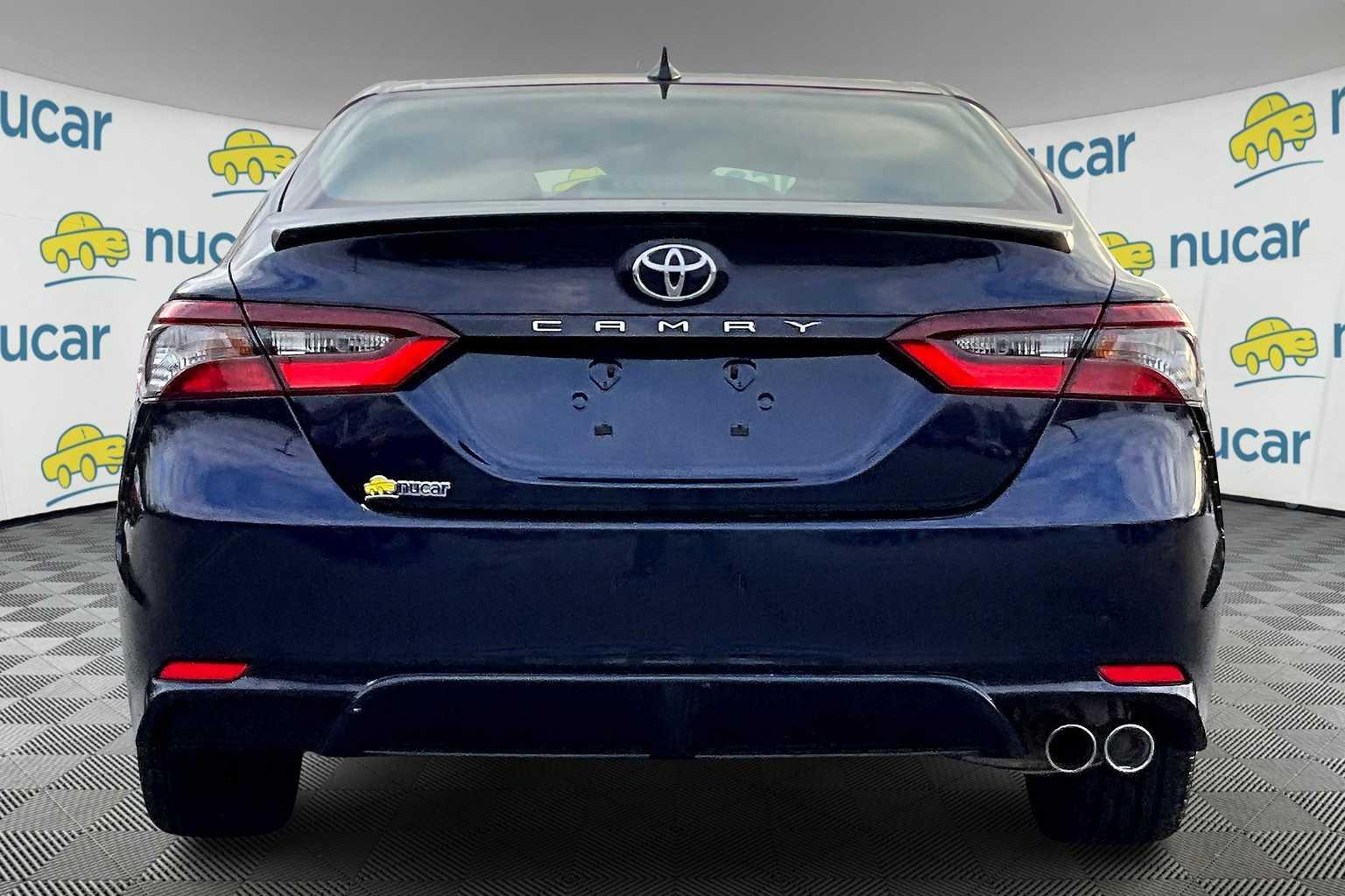 2022 Toyota Camry SE - Photo 5