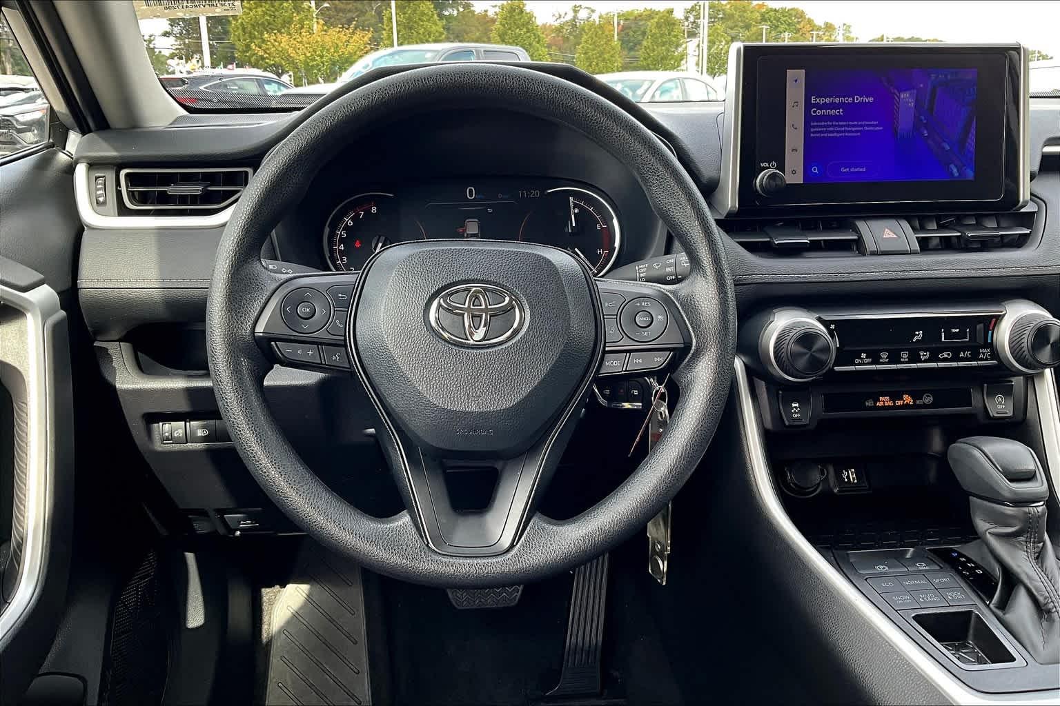 2024 Toyota RAV4 LE - Photo 17