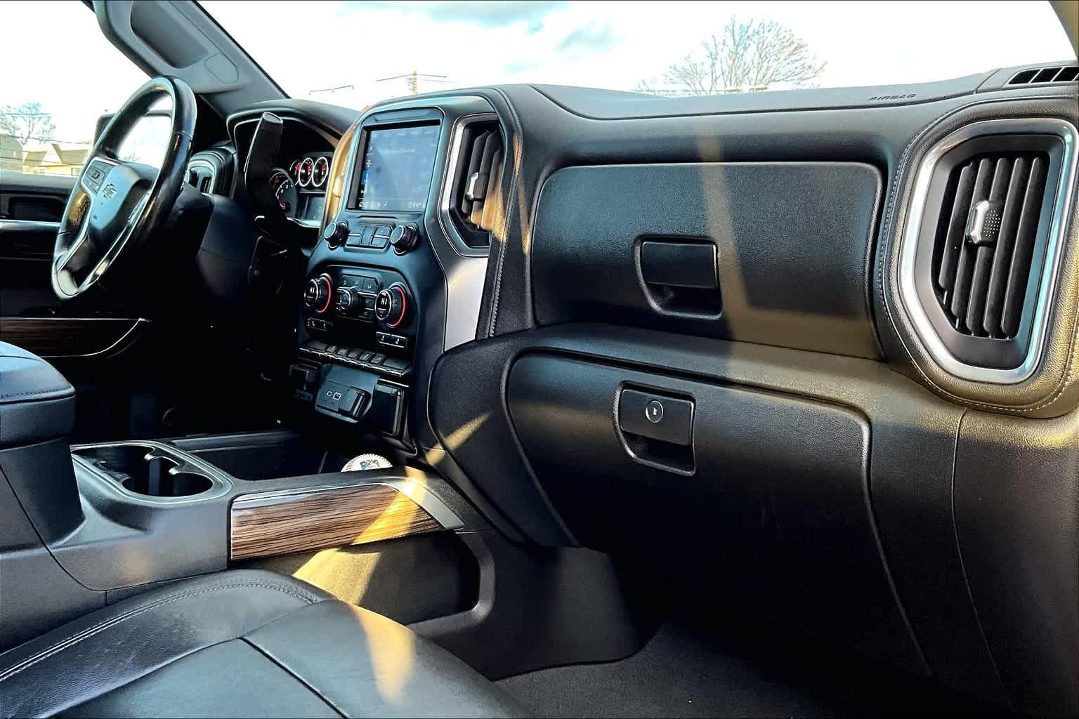 2020 Chevrolet Silverado 1500 RST 4WD Crew Cab 147 - Photo 14