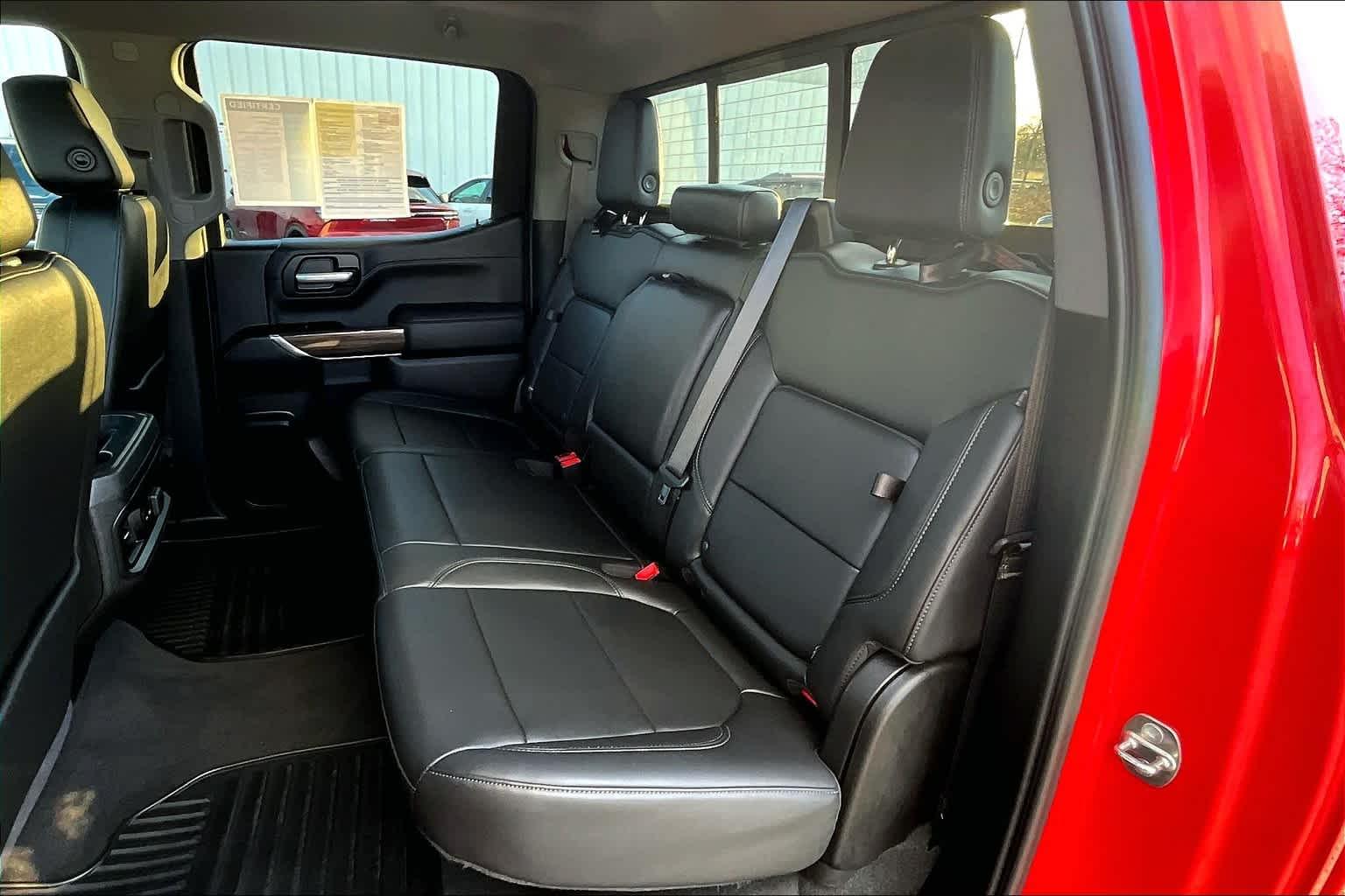 2020 Chevrolet Silverado 1500 RST 4WD Crew Cab 147 - Photo 15