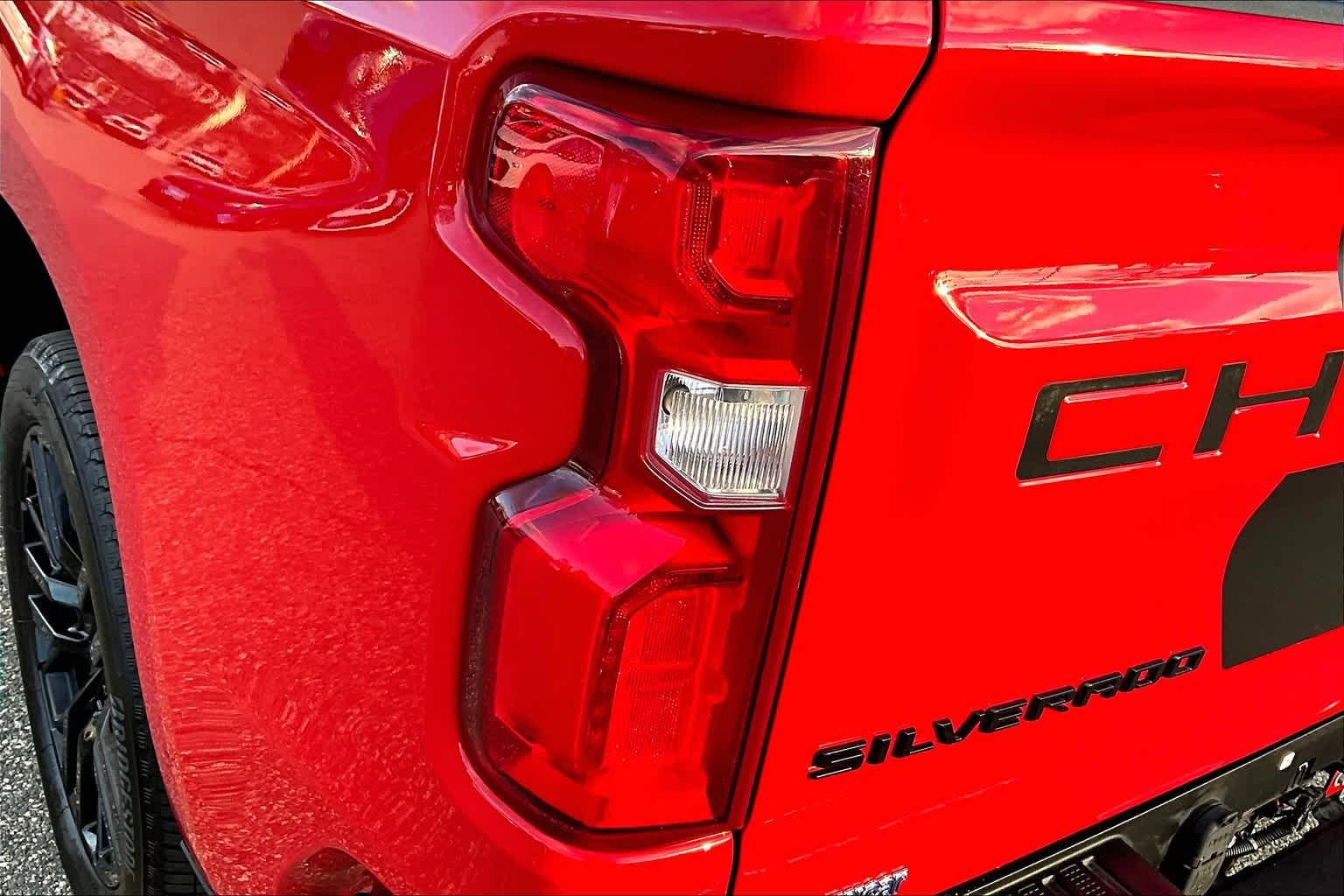 2020 Chevrolet Silverado 1500 RST 4WD Crew Cab 147 - Photo 32