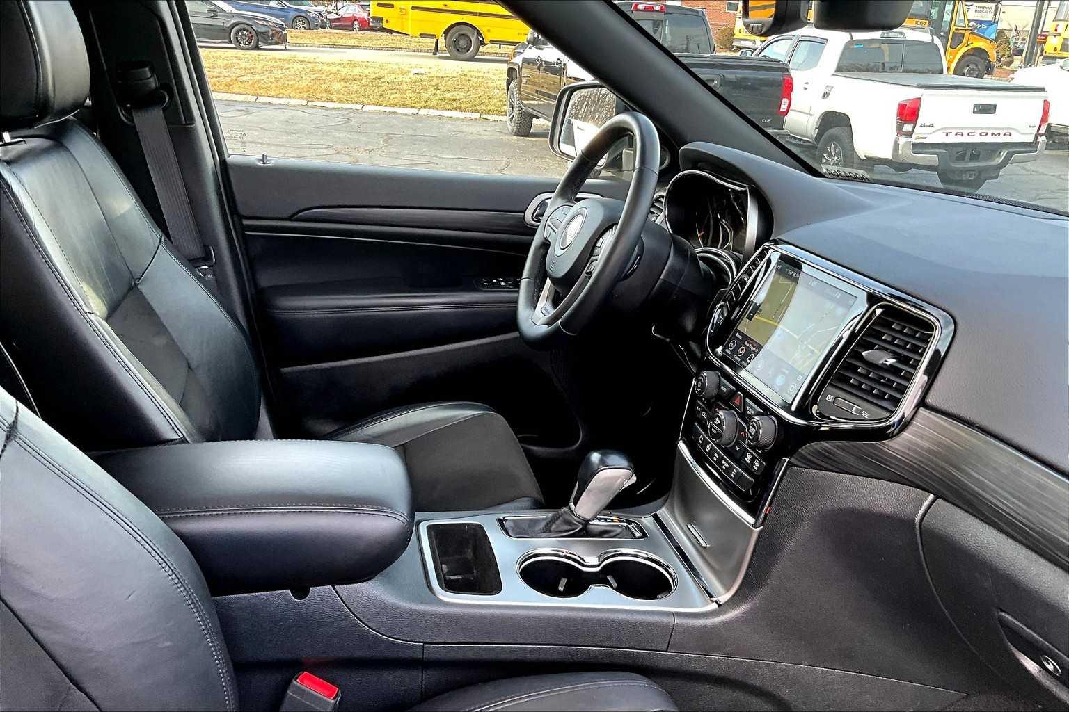 2020 Jeep Grand Cherokee Altitude - Photo 21