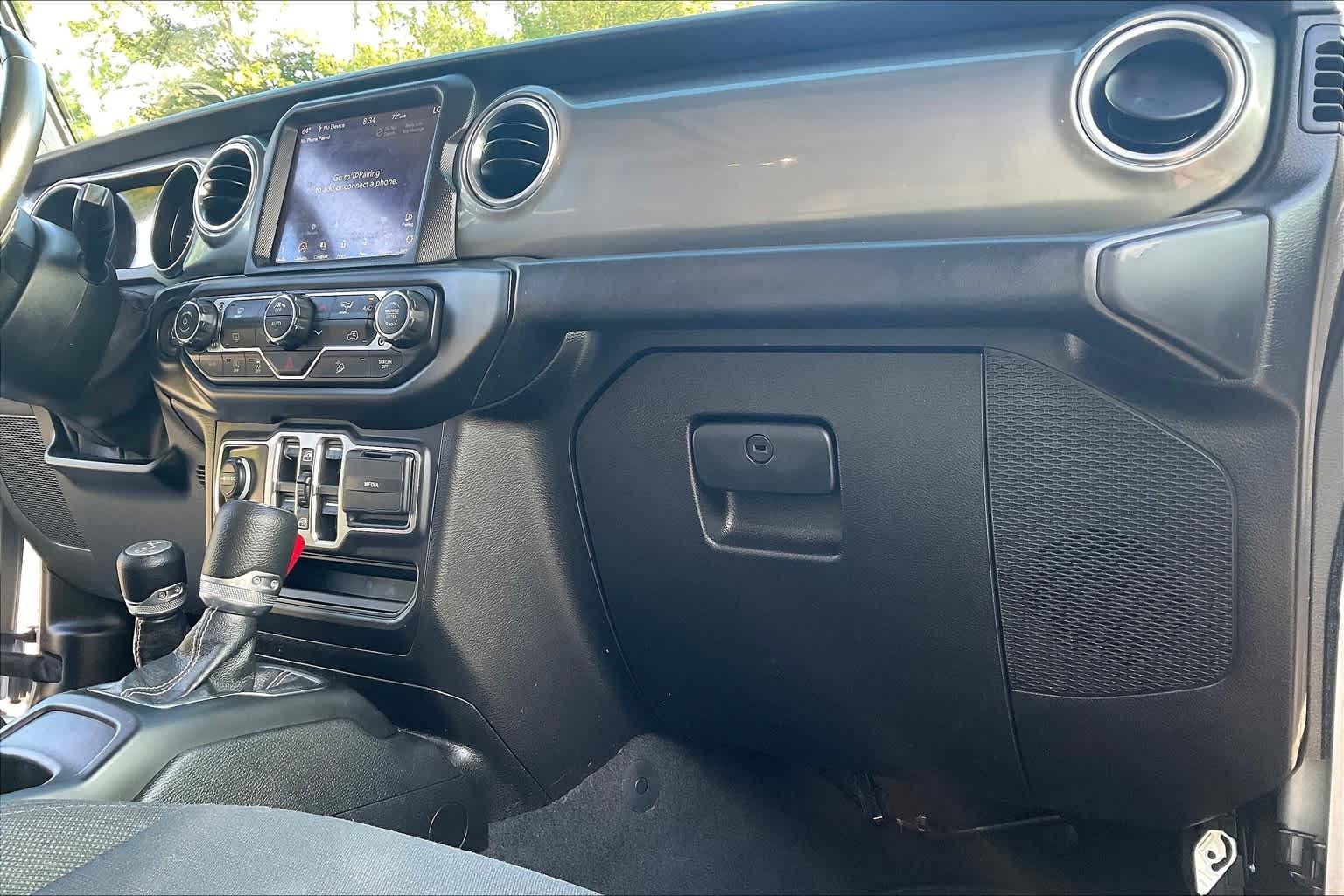 2020 Jeep Wrangler Unlimited Sahara - Photo 14